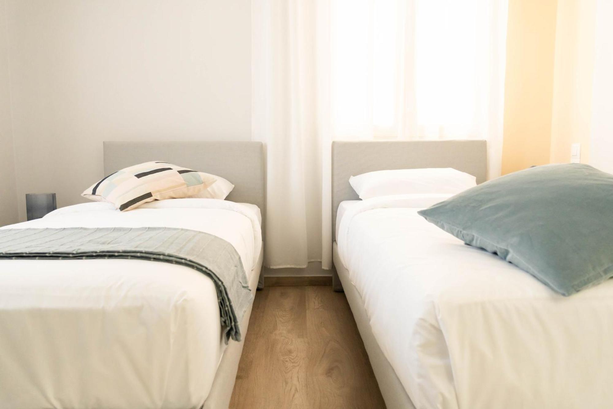 Casa 8 - Two Bedroom House In * Patras